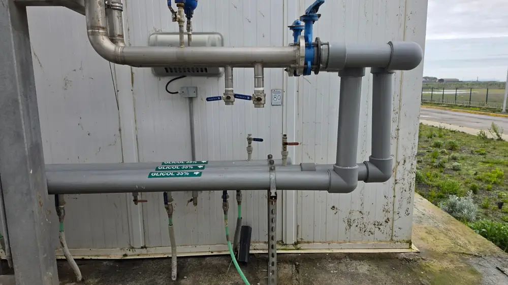 Manifold de glicol con válvula e instrumentación en línea de frío — proyecto Prolain